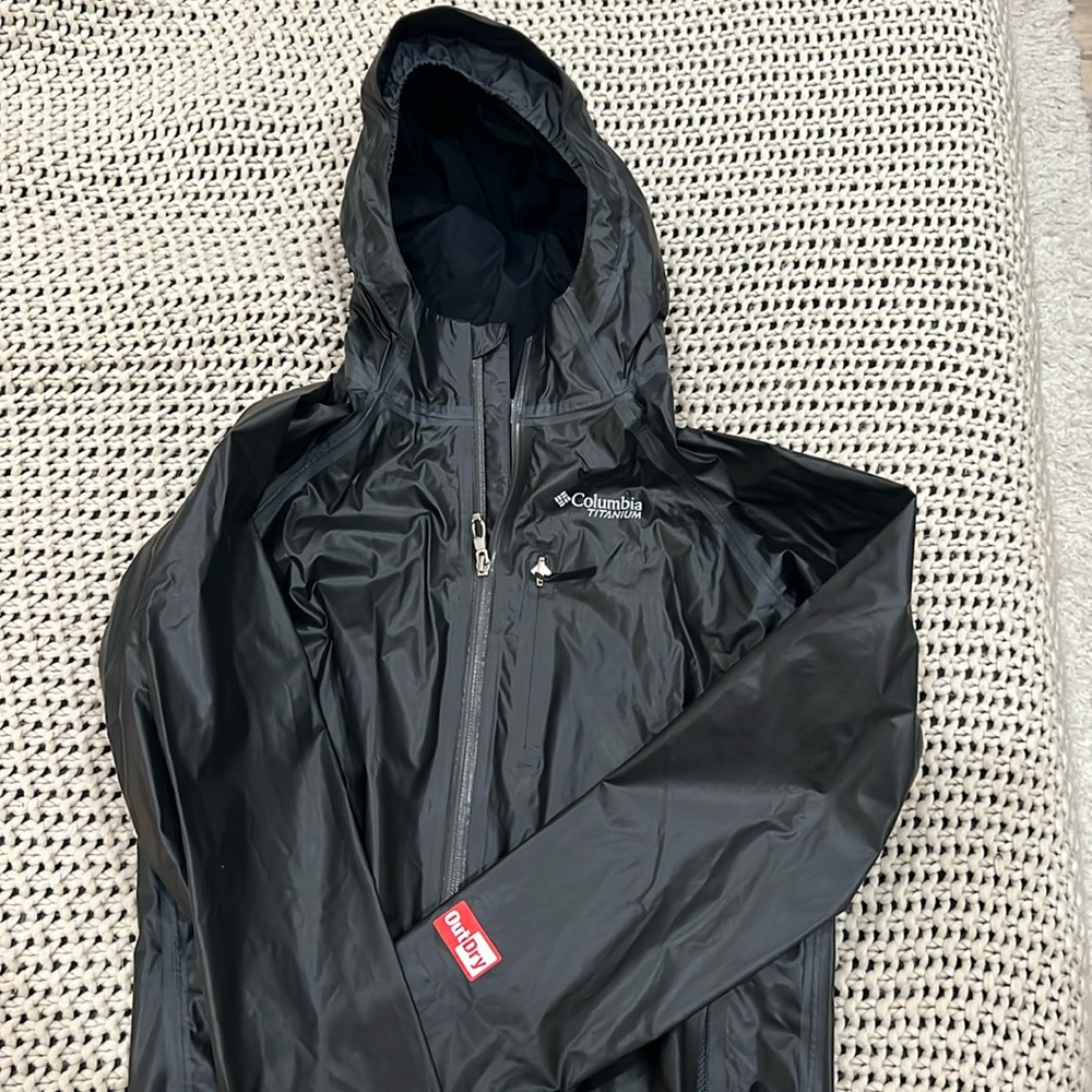Columbia titanium outdry rain jacket
